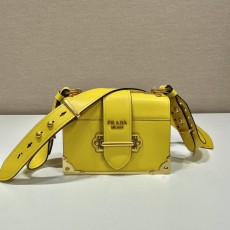 프라다 Prada 카이에 스터드 숄더 백