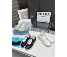 [PRADA -프라다 ]  프라다 삼각로고 여성 스니커즈